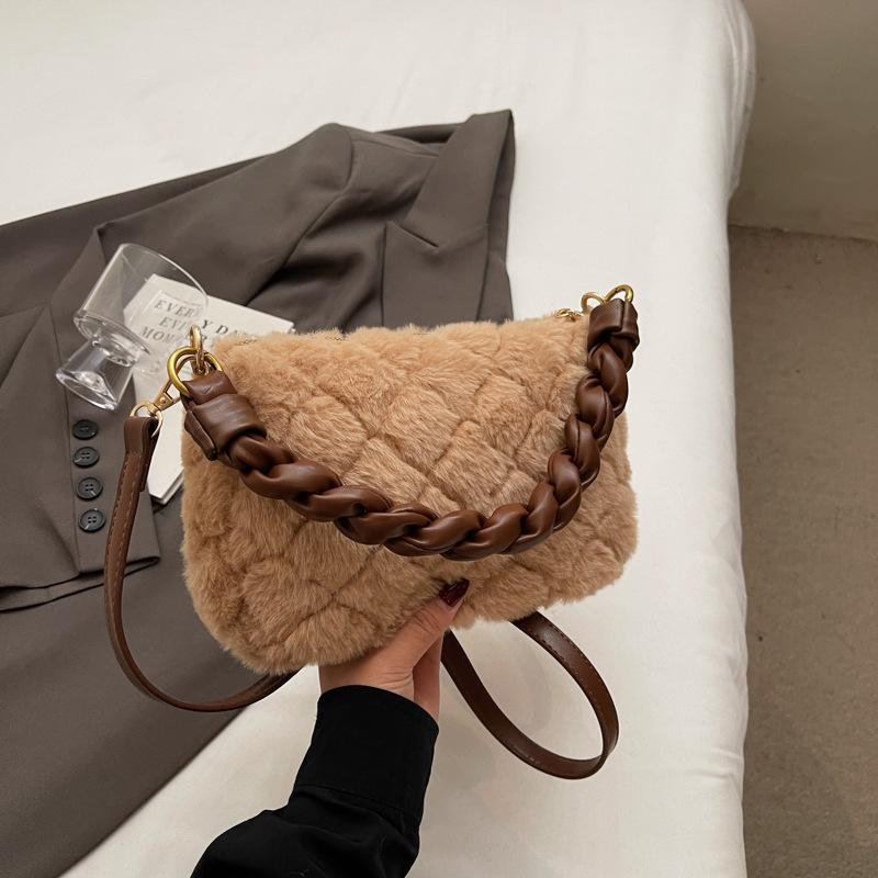 

Korean version 2025 autumn new diamond hair bag woven portable small square bag fashion crossbody shoulder plush women s bag хаки