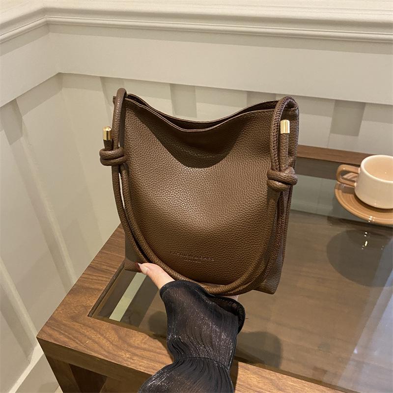 

Жіноча сумка в корейському варіанті 2024, нова модна ретро сумка під пахвами, проста багатофункціональна сумка через плече