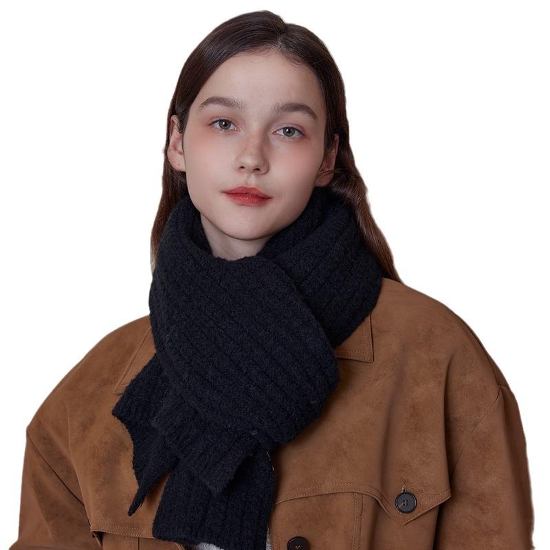 Wool solid color knitted scarf for men and women in winter British retro warm thickened college style couple wool scarf