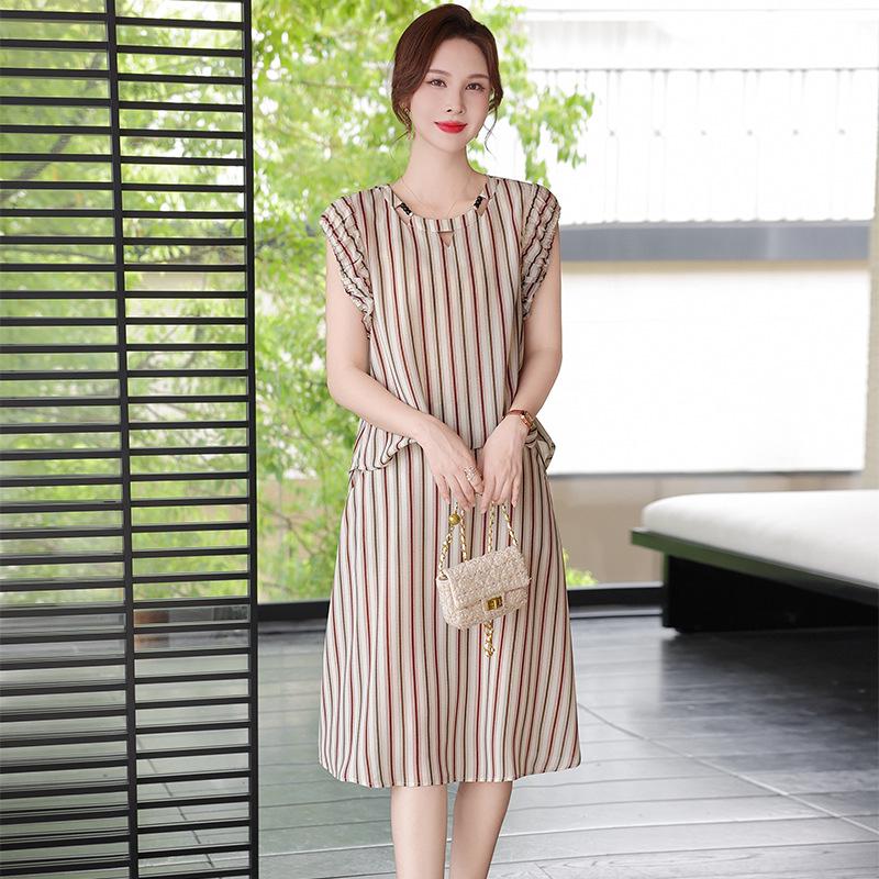 

2026 Summer Stylish Two-Piece Short Sleeve Set for Moms - Fashionable & Loose-Fitting for Middle-Aged and Elderly XL хаки