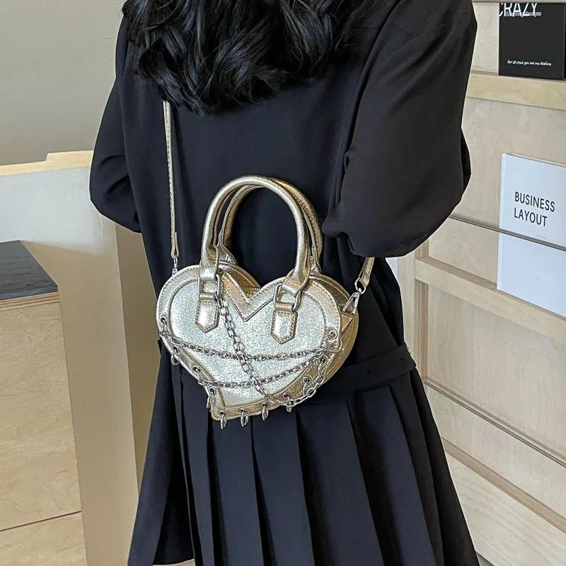 Torebki na ramię Love Heart Shape Crossbody dla kobiet Nowe torebki na ramię ze skóry syntetycznej Modny łańcuszek Designerski luksusowy srebrny