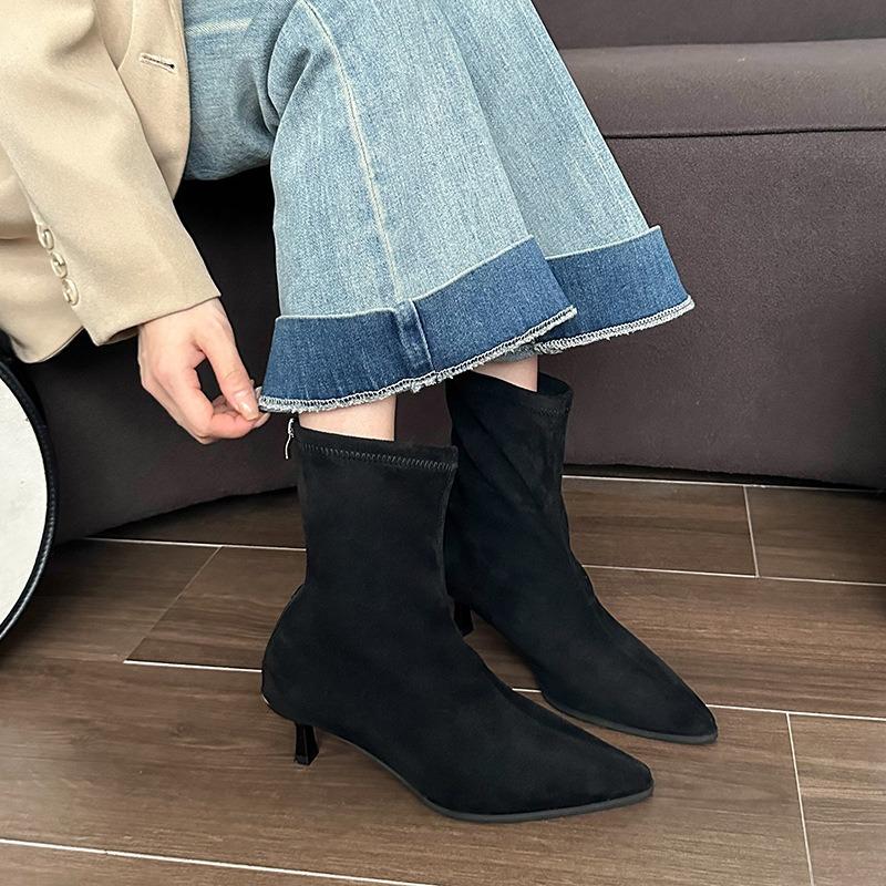Large size low heel pointed head temperament suede short boots women's shoes autumn and winter new velvet thin heel thin boots