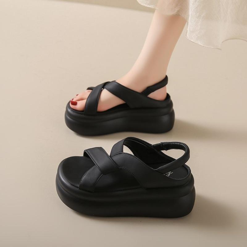 Thick soled simple comfortable round toe sandals for women's outdoor wear new summer versatile lightweight casual shoes
