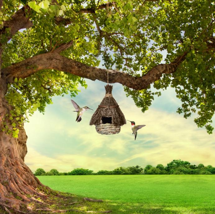Handcrafted Natural Grass Birdhouse for Outdoor Garden Decoration Eco-Friendly and Durable Nesting Shelter