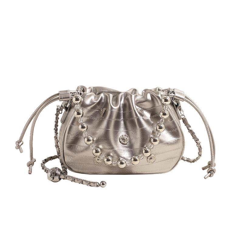 Niche design chain bag women's 2025 new high-end fashion shoulder messenger bag pleated bucket cloud bag
