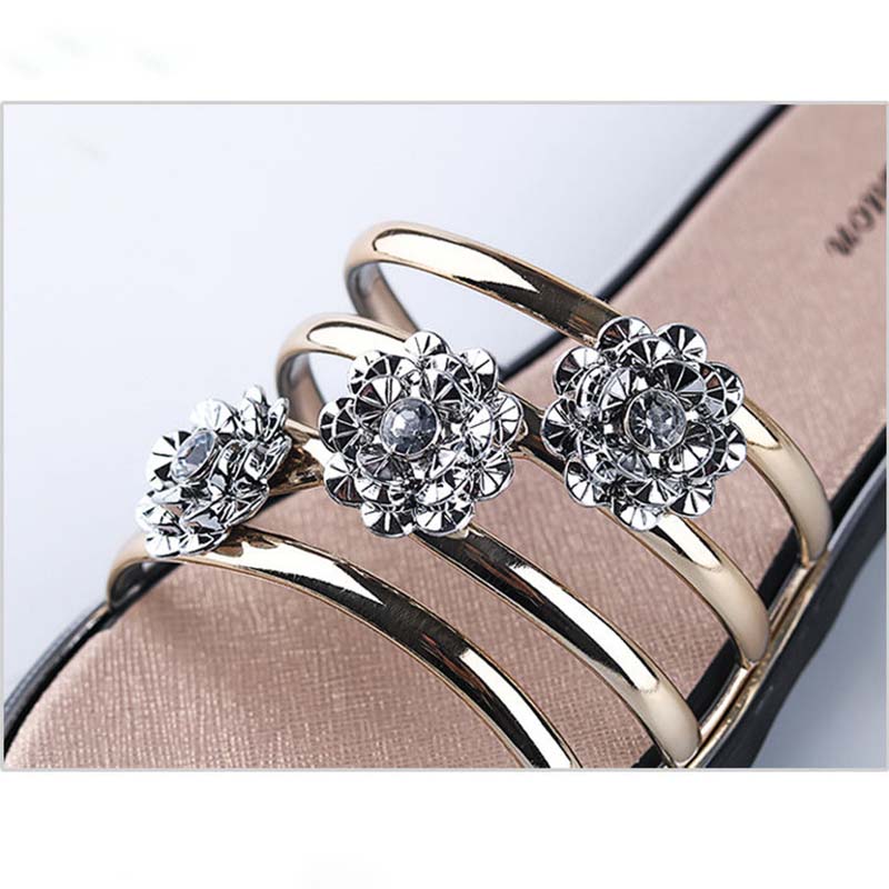 Women Peep Toe Sandals High Quality Rhinestones Slippers Anti Skid Flip Flops Crystal Women Shoes Summer Beach Footwear Lightweight Flat Sandals