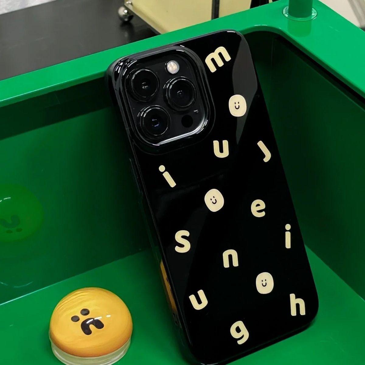 

Мягкий чехол для iPhone со смайликом для разных моделей (11/12/13 Про, Xs Макс, 14, 15 Про) iPhone 15