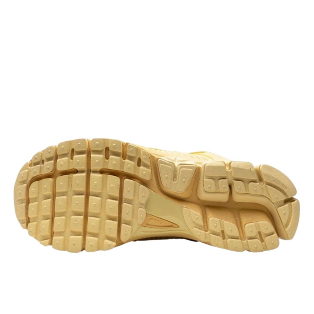Nike Zoom Vomero 5 Saturn Gold