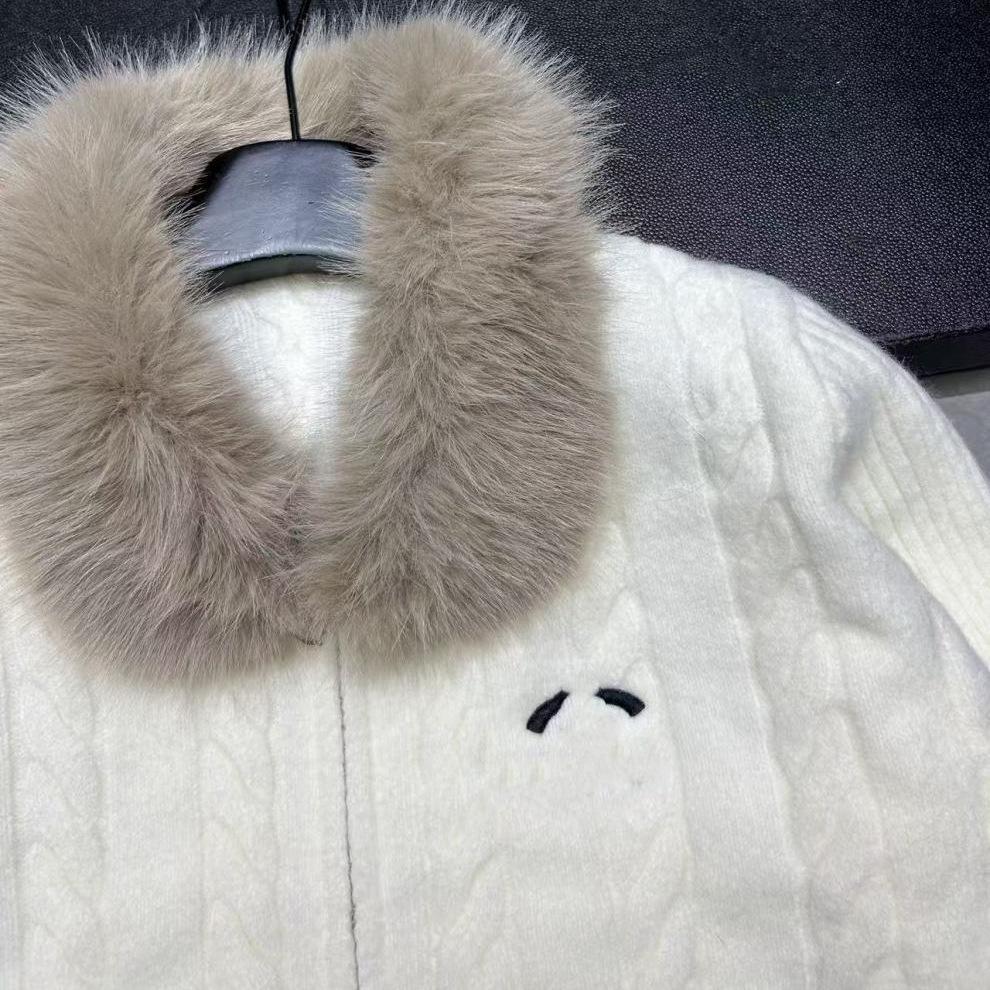 Xiangjia 2025 Winter Embroidered Fur Collar Knit Cardigan - Age-Reducing, Loose, Casual, Versatile Outerwear