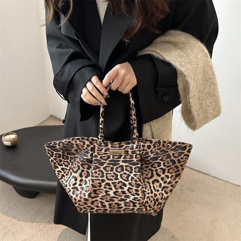 Fashion Leopard Wings Handbag 2025 New Large Capacity Trend Leisure Commuting Brand Luxury Underarm Shoulder Tote Bag For Women
