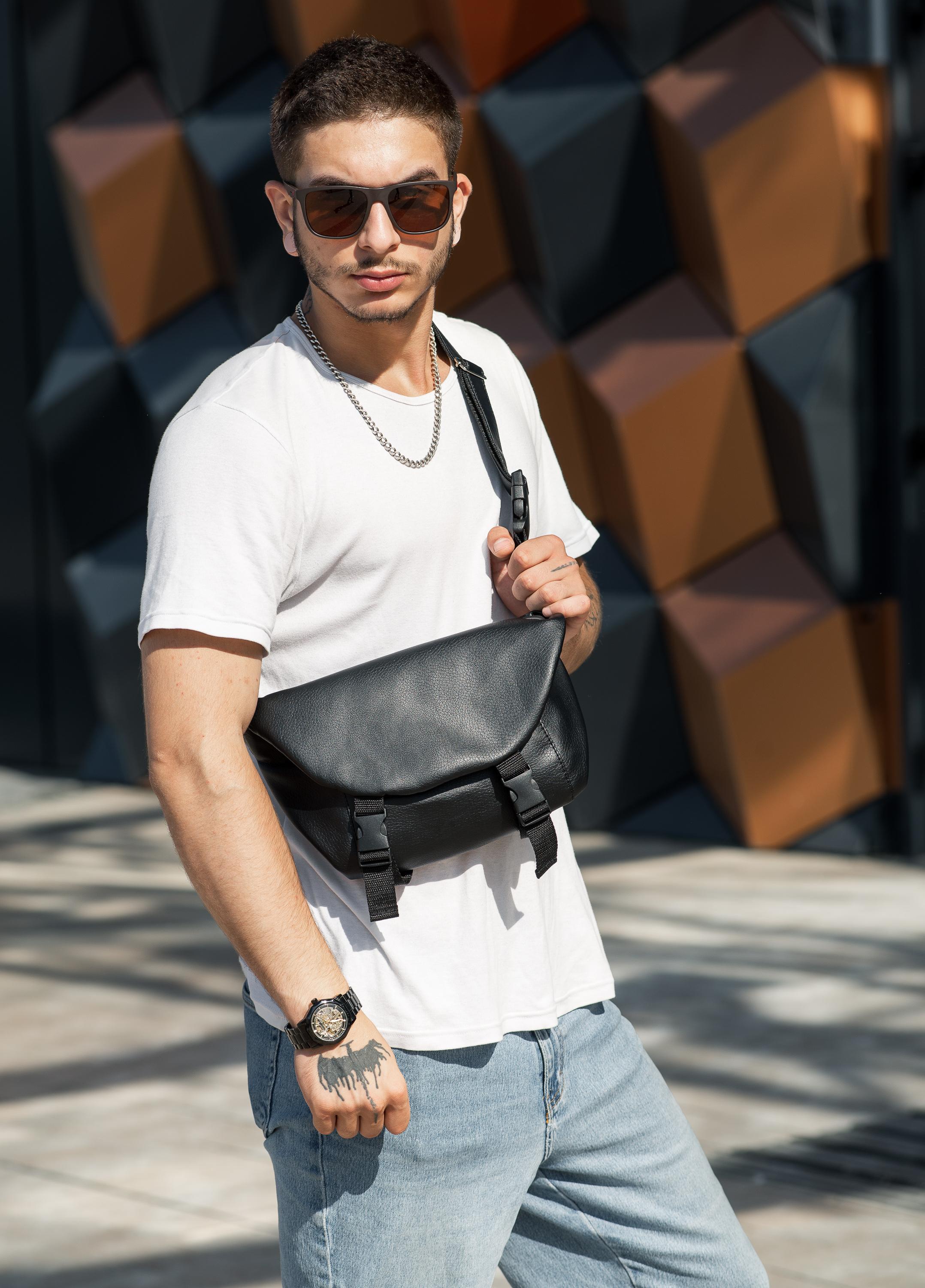 

Сумка бананка через плече Sambag Tirso Zard 33*22*7cm чорний