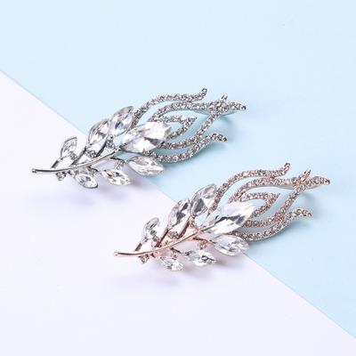 Simple And Elegant Crystal Feather Brooch Fashion Rhinestone Plant Corsage Temperament Women 'S Coat Shirt Pin