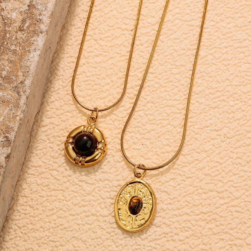 Retro European and American Tiger Eye Necklace: Women's Clavicle Chain with Light Luxury and Trendy Sweater Style