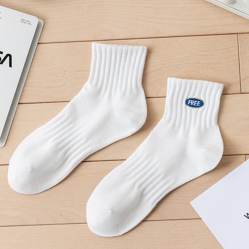 Men's Mid-Length Anti-Odor Sweat-Wicking Socks, Breathable Black & White for Spring, Autumn, Winter Style