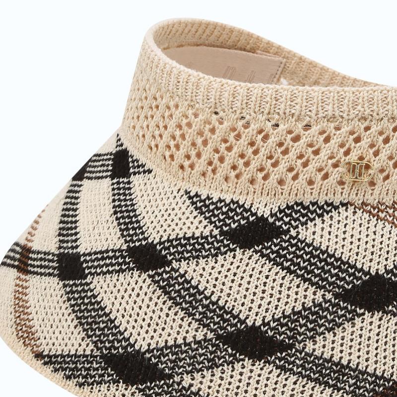 Daks Packable Brown Check Knit Sun Cap With Dd Metal Ornament