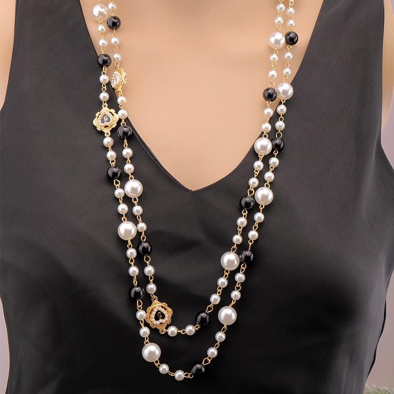 

Women s Long Multi Layer Wrapped Pearl Necklace Vintage Elegant Heart Shape Crystal Sweater Chain Versatile Chic French Style