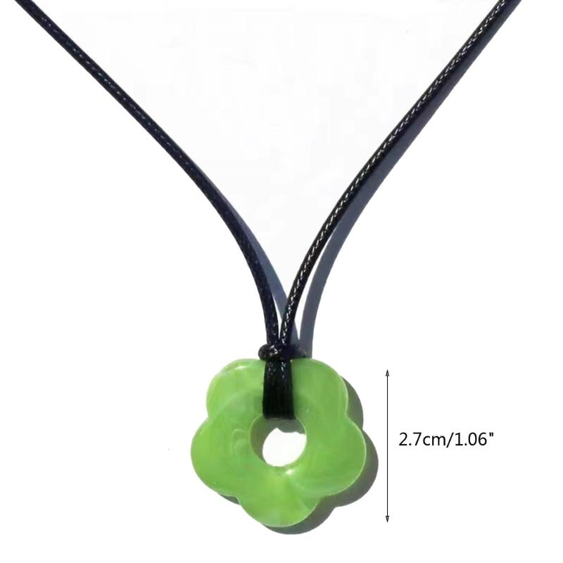 Ins Simple Hollow Plum Pendant Necklace Korean Style Fashion Novel Female All-match Necklace Acrylic Flower Choker