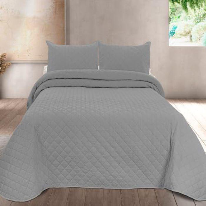 Couvre-lit - PIERRE CARDIN - EGNA - 250 X 270 Cm - Toucher Soie - Rembourrage Fin - 2 Housses De Coussin