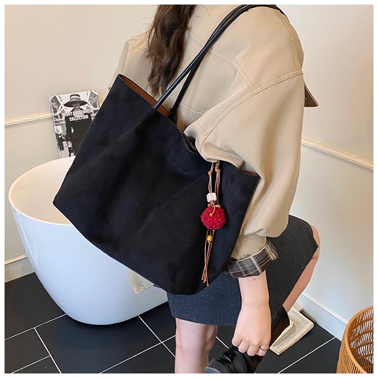 New Suede Commuter Large Capacity Tote Bag 2025 Women's Casual Simple Versatile Ins Shoulder Bag
