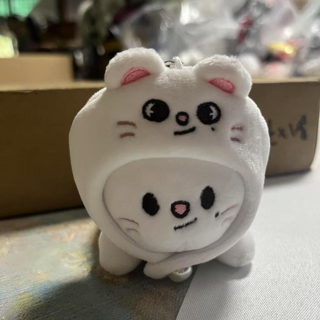 Skzoo New Plush Cartoon Doll Party Pose Doll Party Pendant Fang Can Felix Wearing Hat Cute Keychain Surrounding