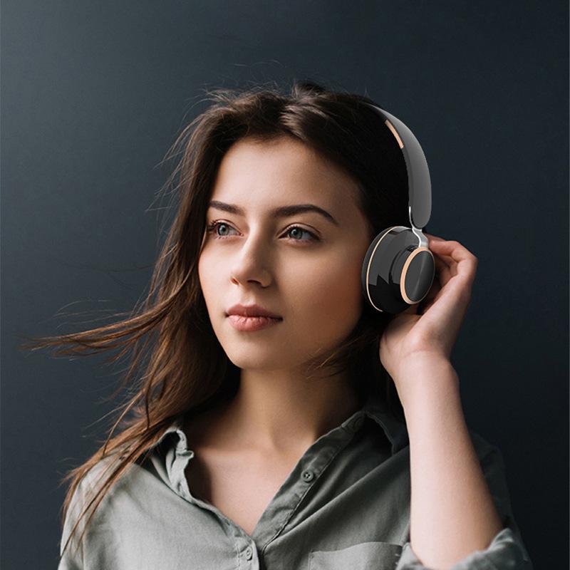 Bluetooth headset, subwoofer, stereo card, sports computer headset.
