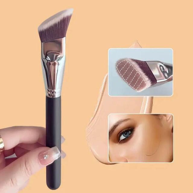 

ZOREYA - Angled Foundation Brush Black