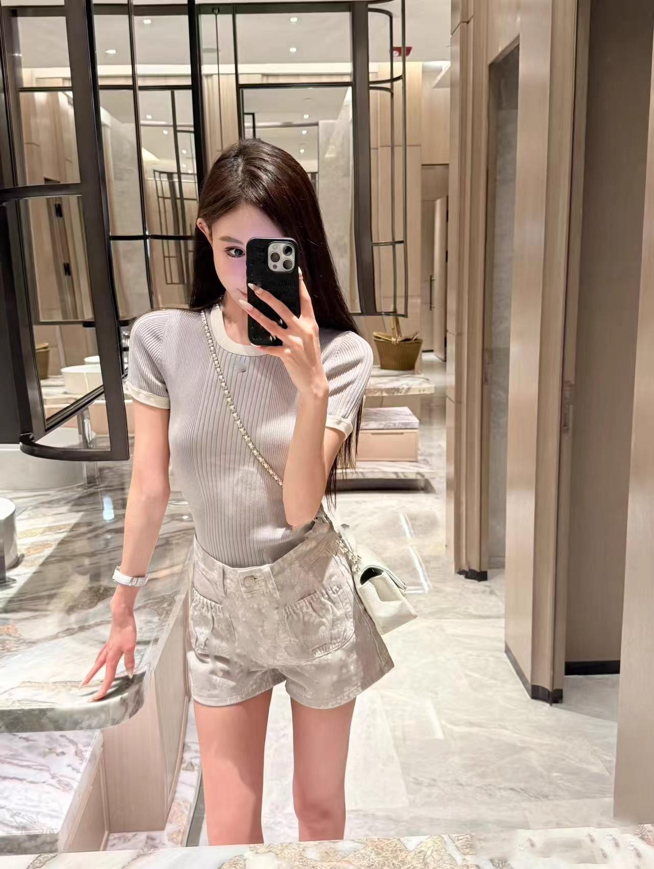 Spot Xiaoxiangfeng knitted sweater summer new age-reducing sweet and thin contrasting color round neck knitted short-sleeved top women S
