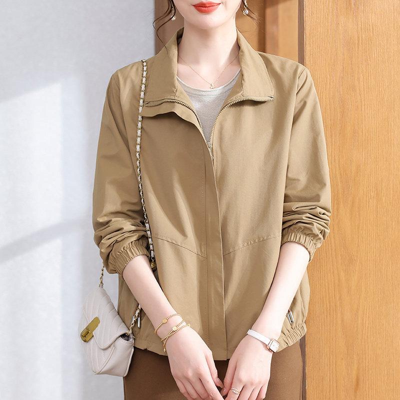

Elegant Spring 2026 Trench Coat for Women 50+: Stylish Short Jacket for Middle-Aged & Elderly 5XL (145-160 lbs)