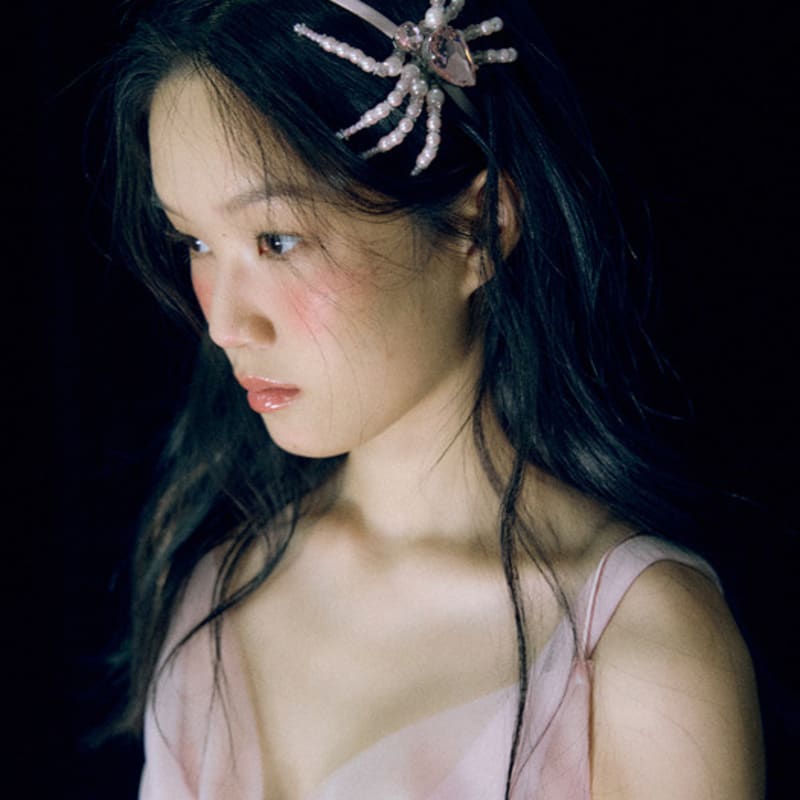 LOVUEE Tarantula Headband Pink