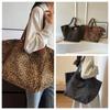 Square Leopard Print Shoulder Bag Large Capacity Underarm Bag Canvas Tote Bag Crossbody Bag Korean Style Women Handbag Sports