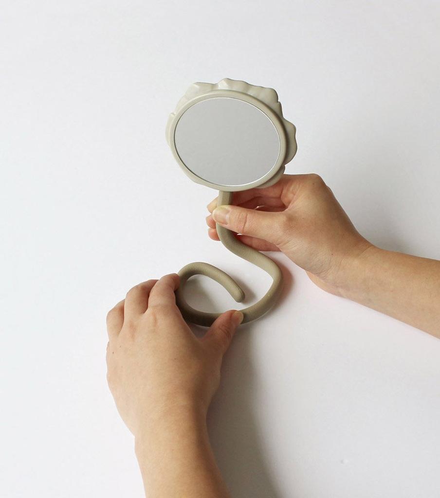 Yawata Kasei Flexible Mirror sceltevie Grace regina camellia White 10x1.8x40cm