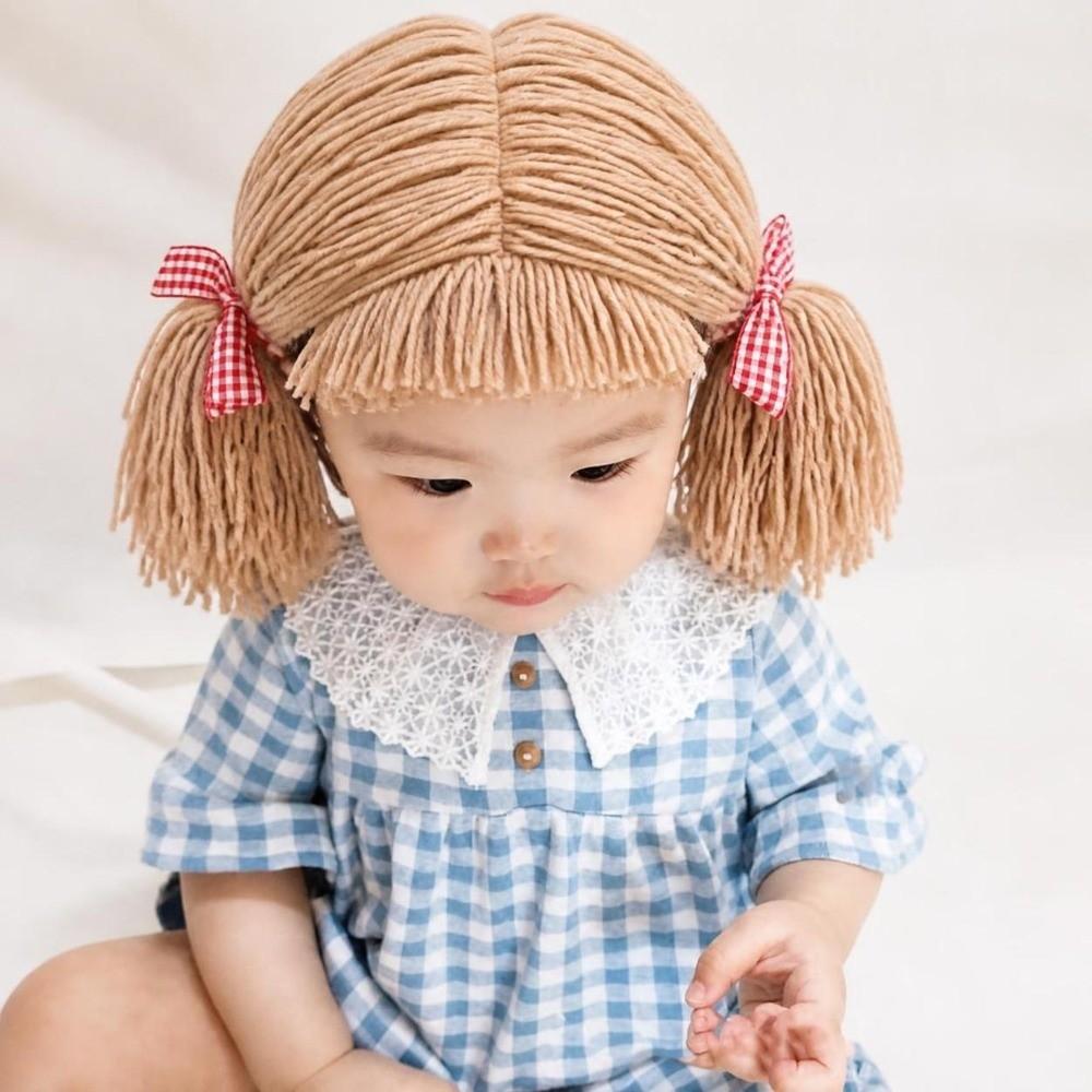 Bangs Baby Gebreide Muts met Vlechtjes Pruik Bevestigd Kinder Cosplay Haar Kap voor Baby Meisjes
