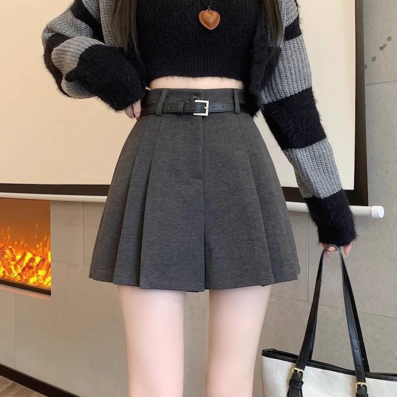Woolen High-Waist Wide-Leg A-Line Shorts for Women, Petite Fit, Coffee Color, Perfect for Autumn and Winter