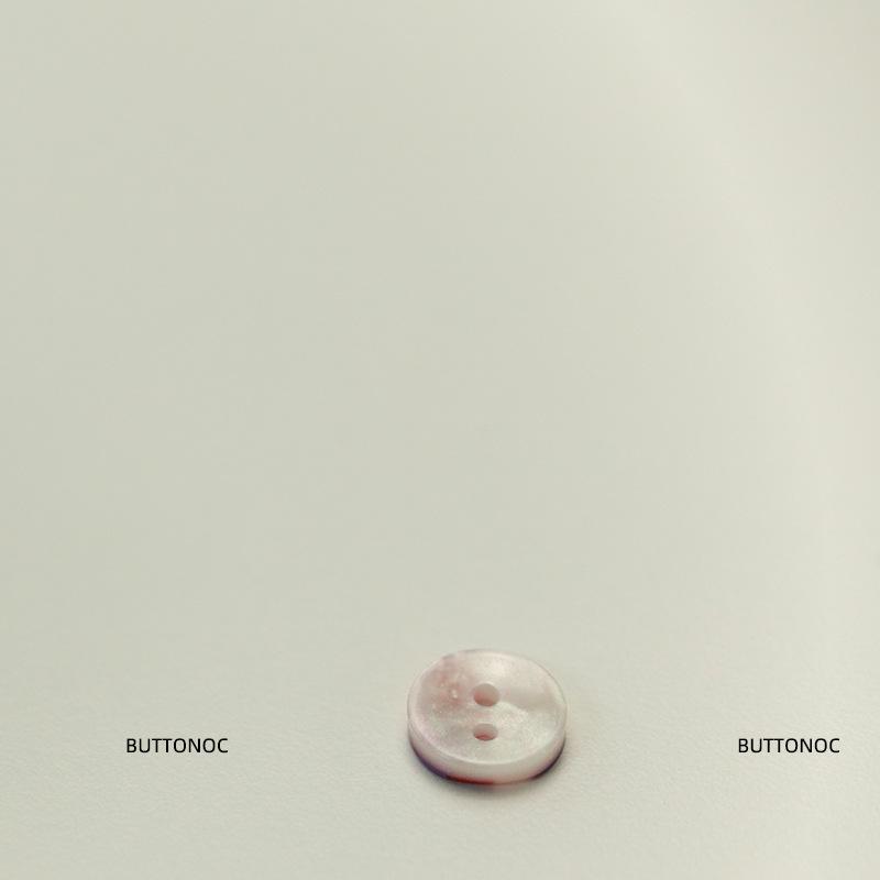 Tvåhåls Knappar i Harts med Imitation av Pärlemor för Damskjortor, Tröjor och Cardigans