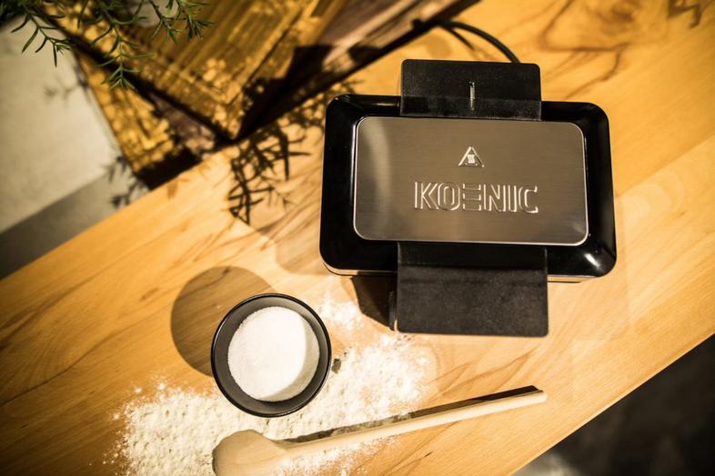Koenic Kwa 3221 Waffle Maker