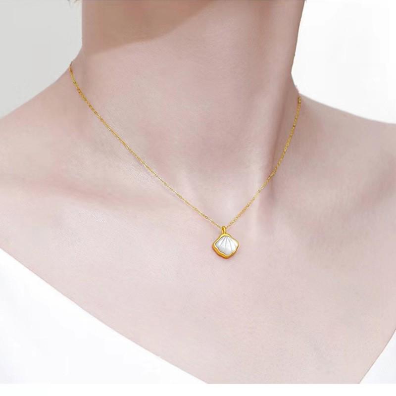 

White Mother-of-Pearl Pendant Necklace and Bracelet Set with Vietnamese Sand Gold O-Ring – Elegant Jewelry Gift for Her
