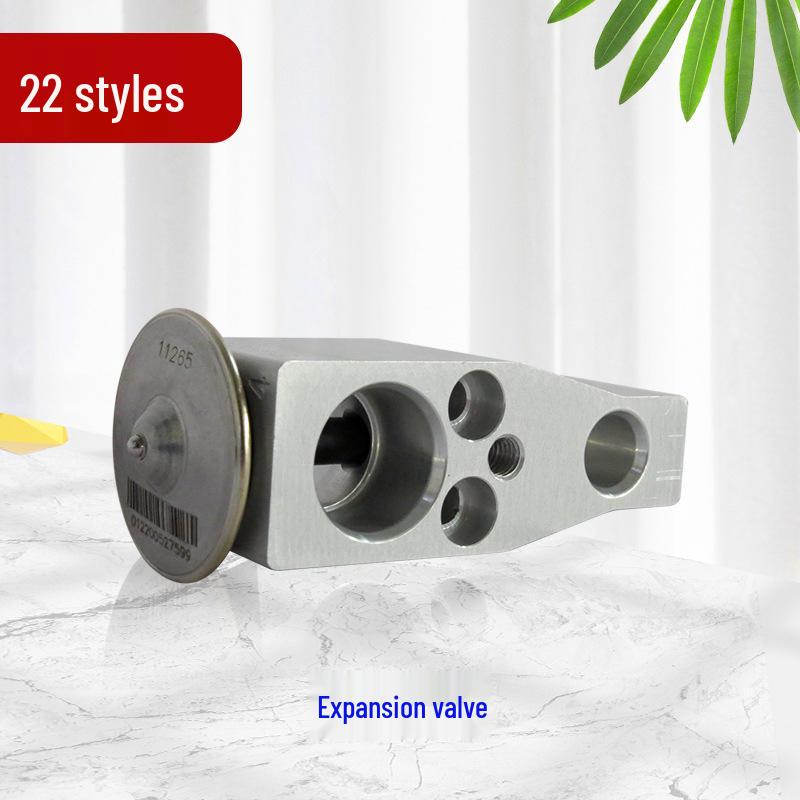 Zhongcheng Light Truck Air Conditioner Accessories: 23 Models, 24V Compressor, 12V Controller, Trim Panel, and Piping.