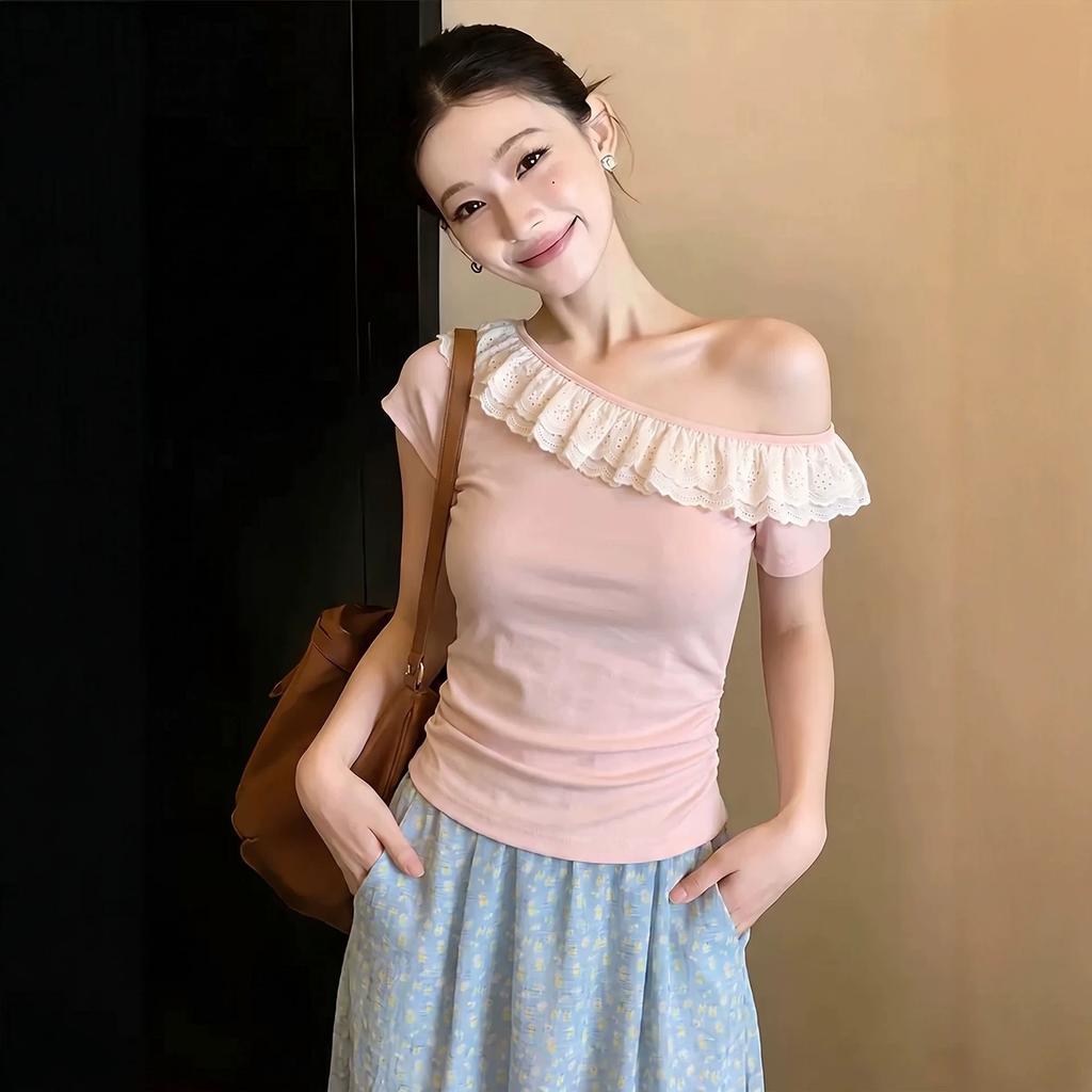 Sweet Wind Lace Splicing Slanted Shoulder Short-sleeved T-shirt Women's Summer Slim-fit Design Sense Niche High-end Off-the-shoulder Top