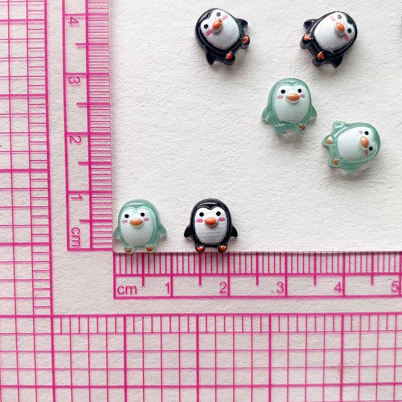 50Pcs  Cute Mini Cartoon Penguin Resin Figurine Crafts Flatback Cabochon Ornament Jewelry Making Hairwear Accessories