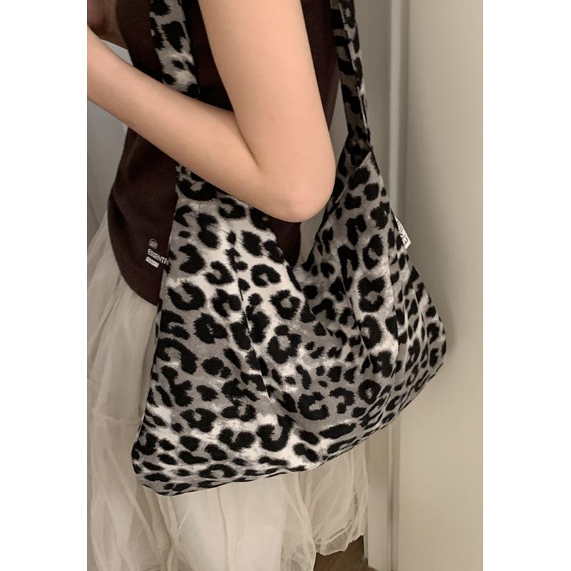 

Модный рюкзак большой вместимости, простая сумка, нишевая одноплечевая сумка кроссбоди чёрный/цветной печати леопарда