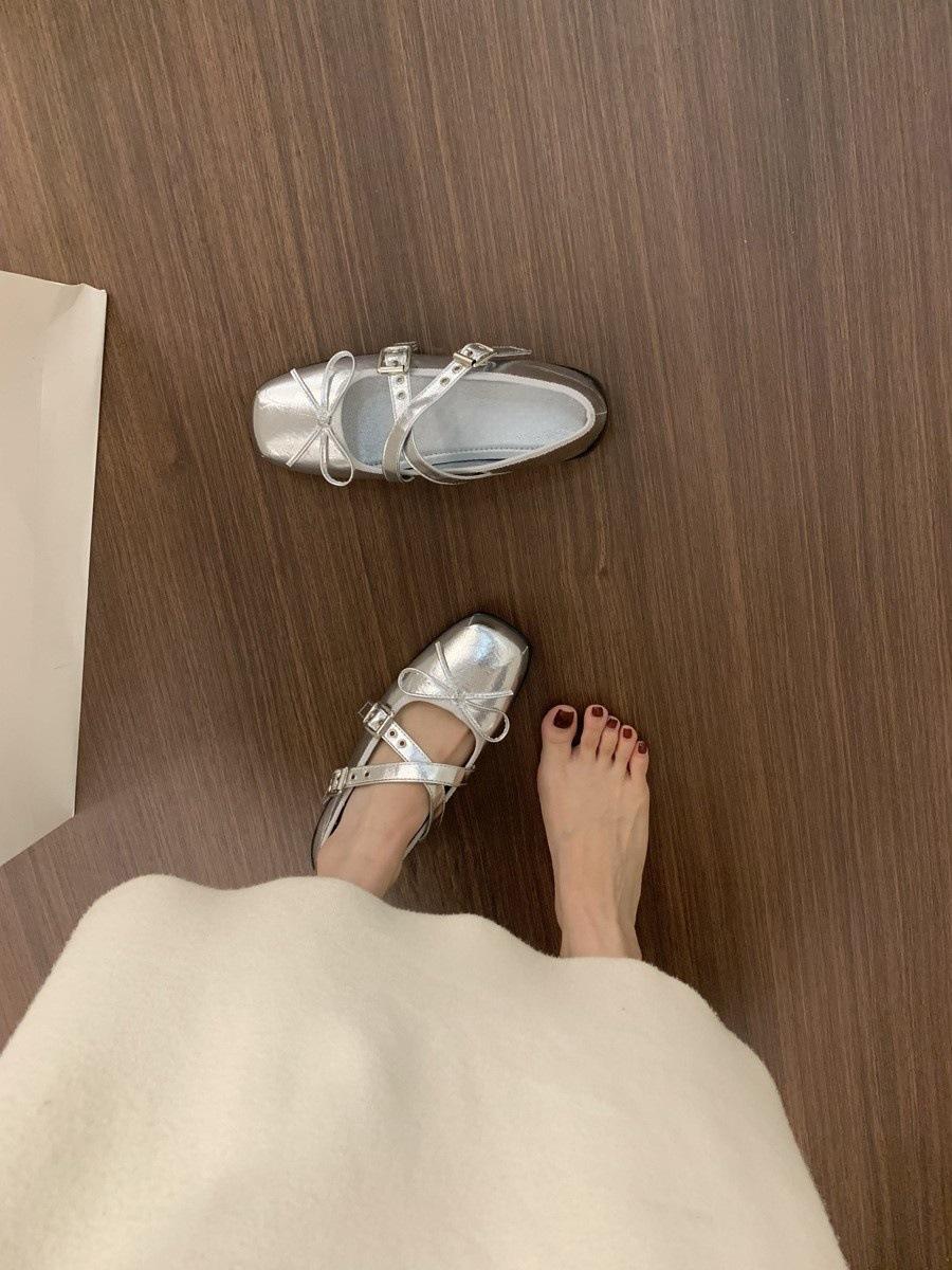 

French low-heeled preppy cross-strap Mary Jane small leather shoes women s 2025 new casual platform ballet shoes 39 серебряный
