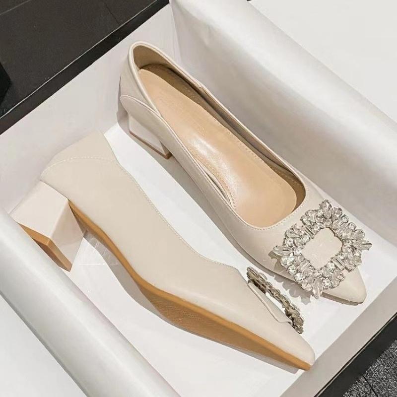 Elegante Damen-Pumps mit mittigem Blockabsatz in Schwarz mit Kristall-Strasssteinen, spitzer Zehenpartie, Kleiderschuhe