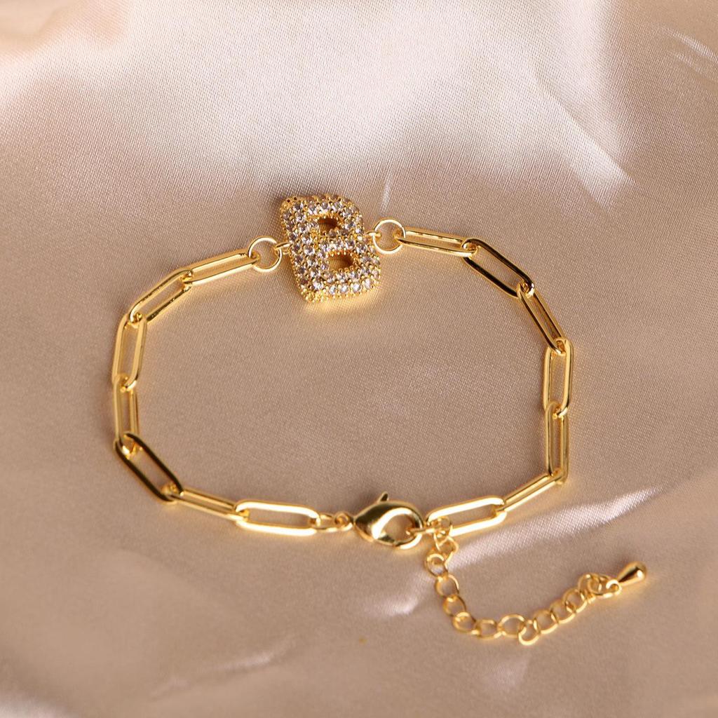 Gold-Plated Copper Chain Bracelet with Zircon and Adjustable Paperclip Design - Personalized 26-Letter English Bubble.