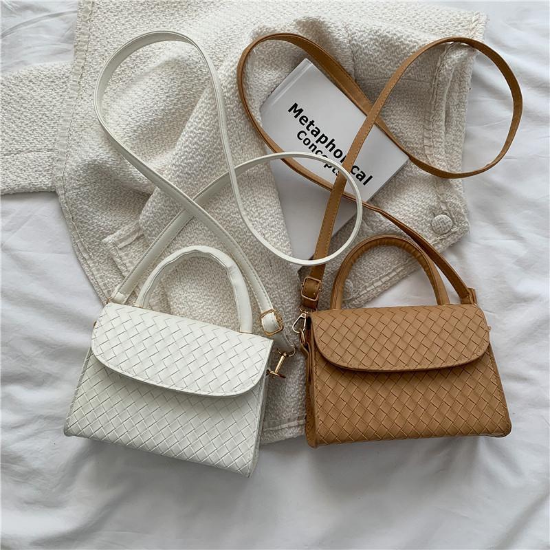 Vintage Chic Solid Color Korean Style Small Woven Shoulder Bag For Fashion Lovers