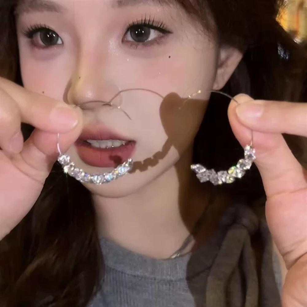 Trendy Exquisite Silver Color Shining Brightly Zircon Geometric Circle C-shaped Hoop Earrings for Women Korea Designer Jewelry