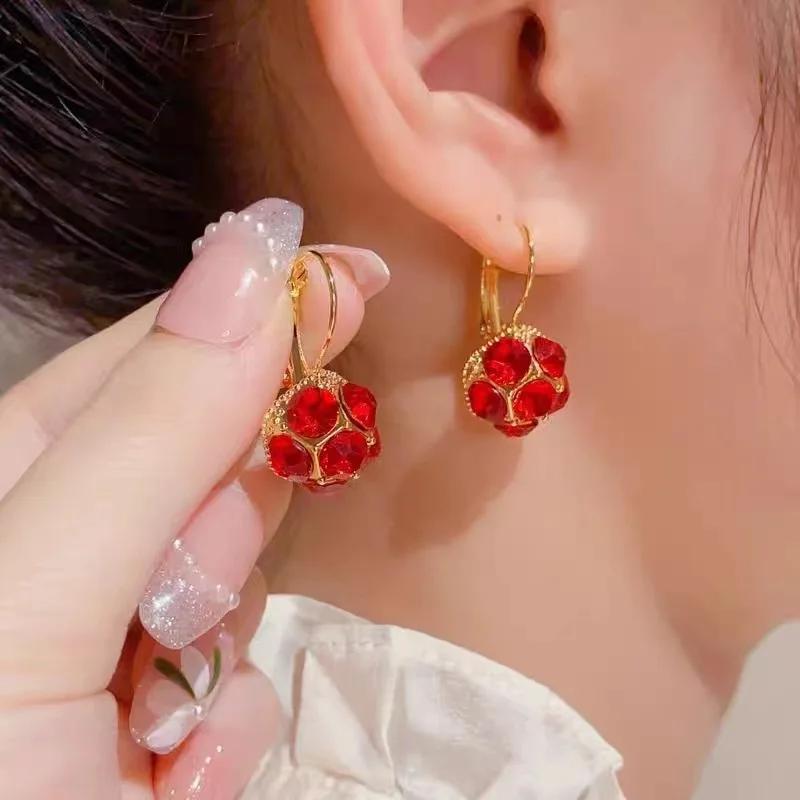 Vintage Elegance Irregular Imitation Pearl Water Drop Shape Earrings for Women New Trend Charm Jewelry Wedding Birthday Gift