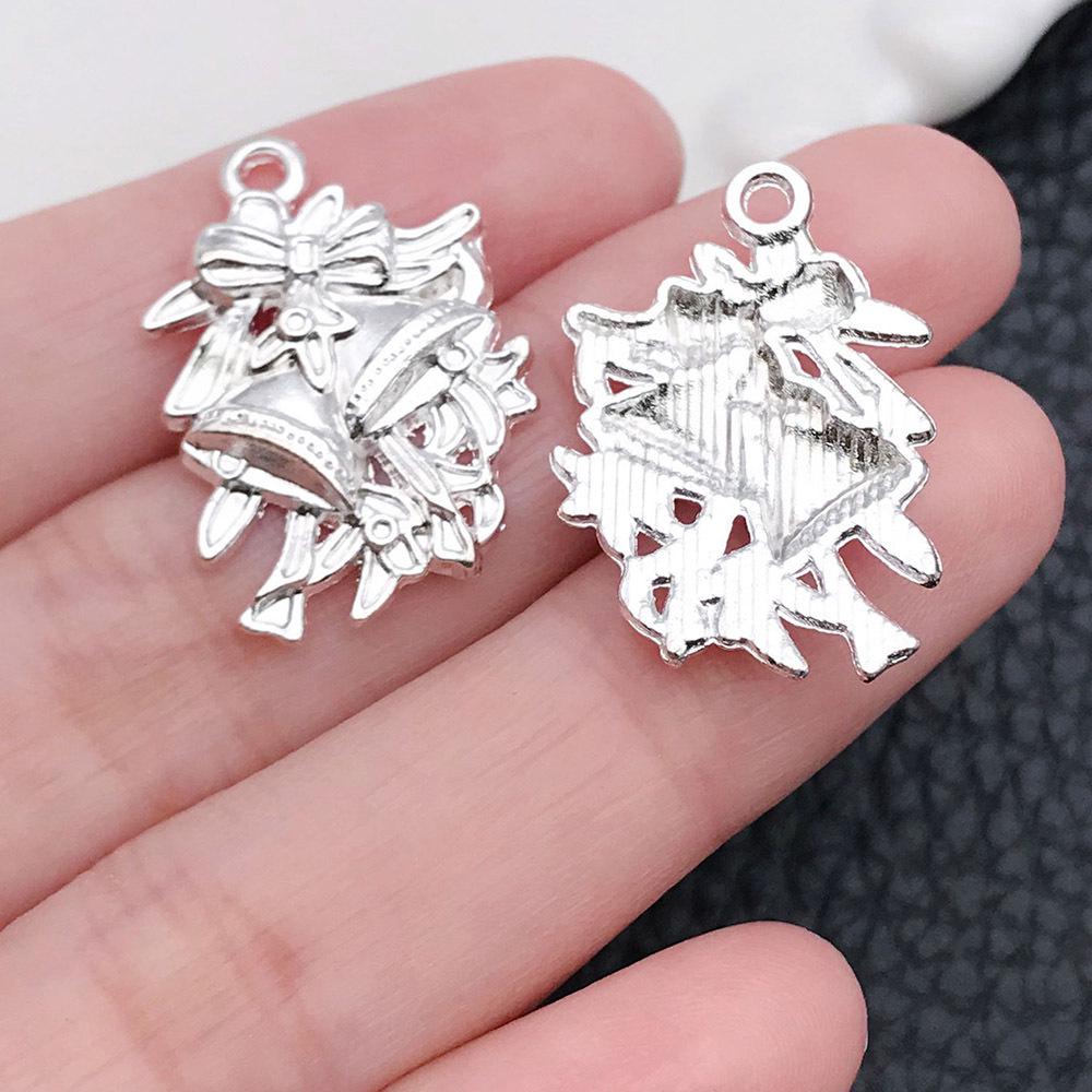 20-Piece Christmas Themed Bracelets: Silver Snowman, Santa Claus, Snowflake Pendants & Beads