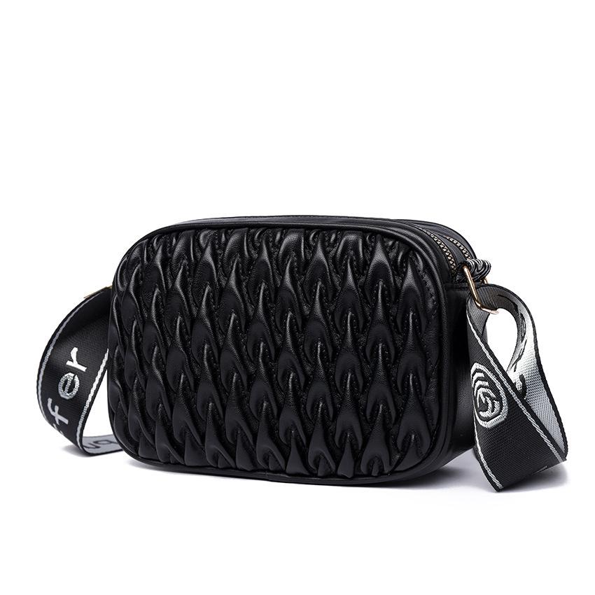 

Fashionable Cloud Bubble Diamond Grid One Shoulder Crossbody Bag for Girls Korean Style Niche Mobile Bag Small Bag for Women
