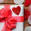 500pcs 1inch Red Love Shaped Stickers Roller Mother's Day Valentine's Day Sticker with Glittering Patterns Gift Decoration Label