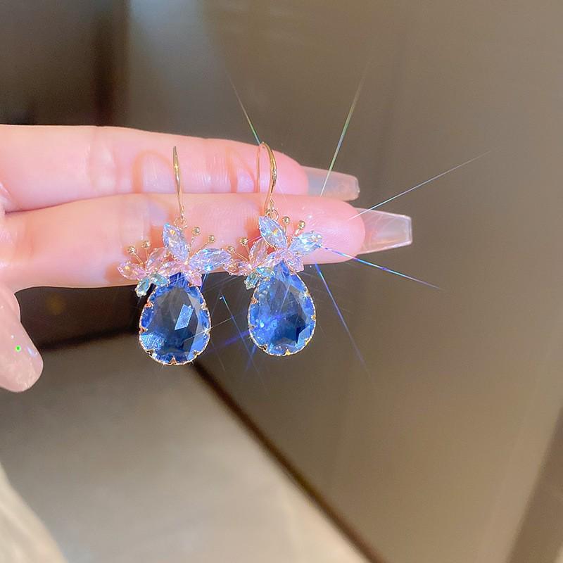 Strieborné náušnice s diamantovým motýľom a strapcami, Retro európsky a americký štýl, Luxusné a elegantné pre ženy